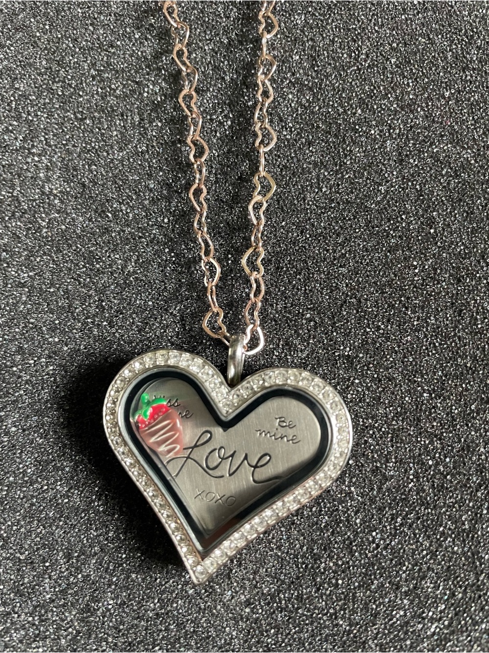 Origami Owl Heart Shape Locket with Heart shape necklace - Picture 2 of 5